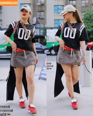 Rihanna photo #2300