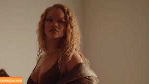 Rihanna photo #2314