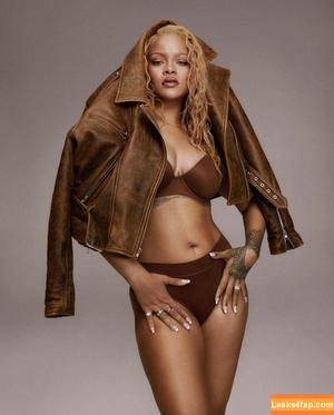 Rihanna photo #2324