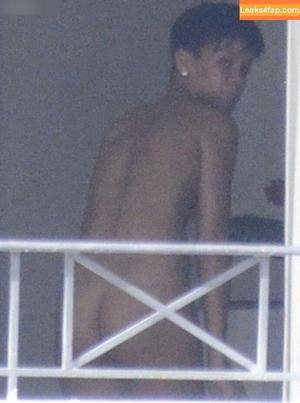 Rihanna photo #2334