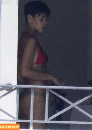 Rihanna photo #2336