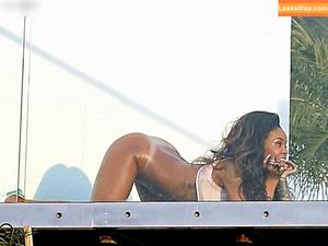 Rihanna photo #2343