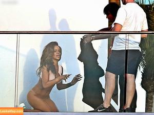 Rihanna photo #2350