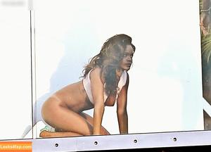 Rihanna photo #2352