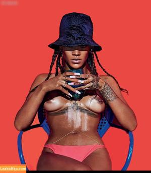 Rihanna photo #2360