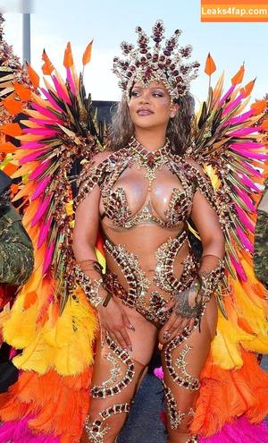 Rihanna photo #2381