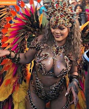 Rihanna photo #2385