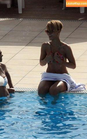 Rihanna photo #2388