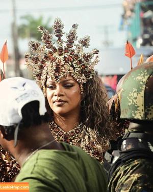Rihanna photo #2456