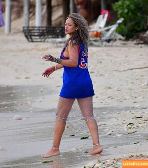 Rihanna photo #2476