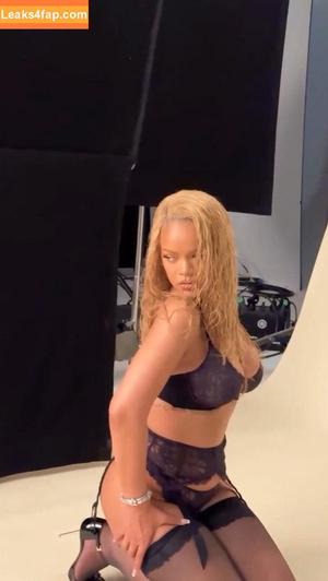 Rihanna photo #2501