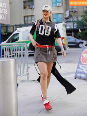 Rihanna photo #2512