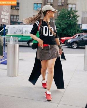 Rihanna photo #2518