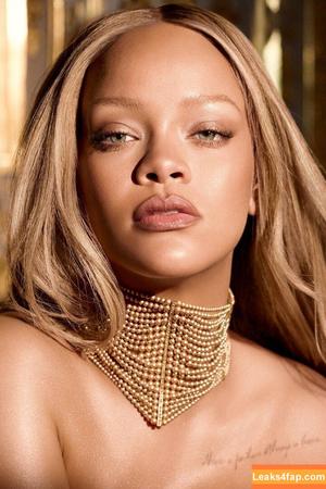 Rihanna photo #2519
