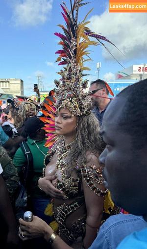Rihanna photo #2534