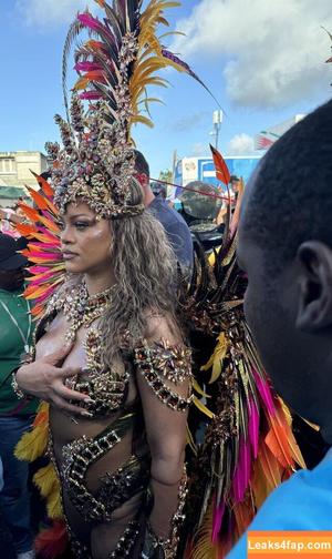 Rihanna photo #2537