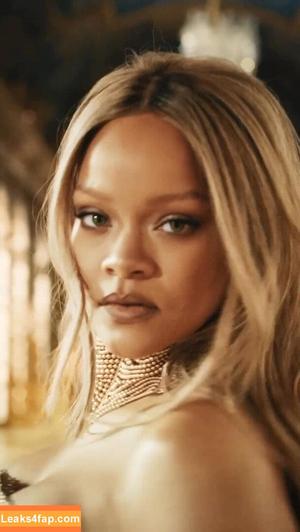 Rihanna photo #2601