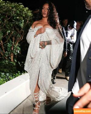 Rihanna photo #2642