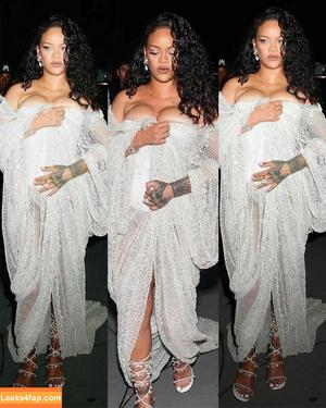 Rihanna photo #2648