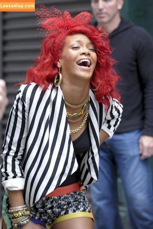 Rihanna photo #2655
