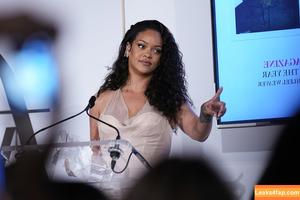 Rihanna photo #2682