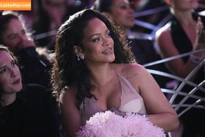 Rihanna photo #2683