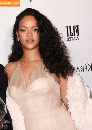 Rihanna photo #2688