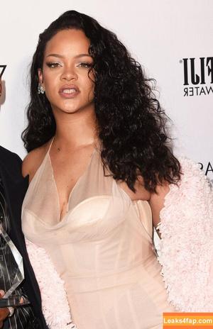 Rihanna photo #2700