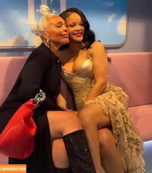 Rihanna photo #2747