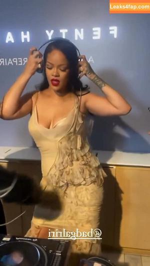 Rihanna photo #2758