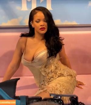 Rihanna photo #2764
