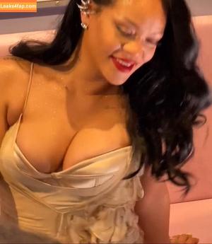 Rihanna photo #2770