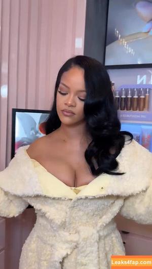 Rihanna photo #2780