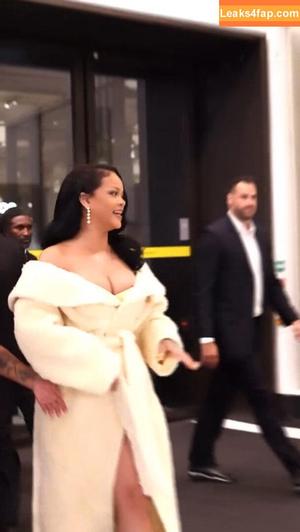 Rihanna photo #2781