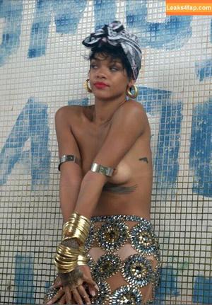Rihanna photo #2897