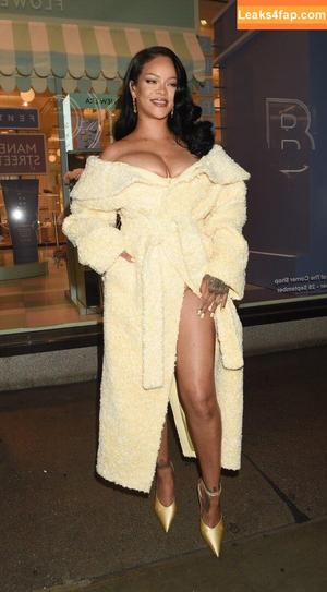 Rihanna photo #2936