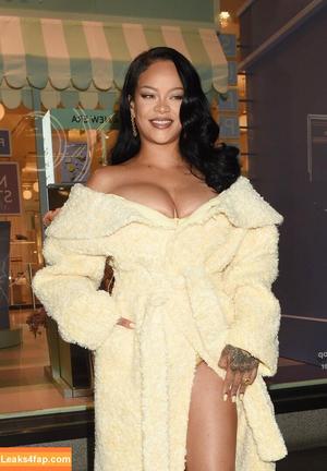 Rihanna photo #2938