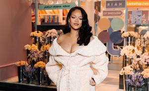 Rihanna photo #2947