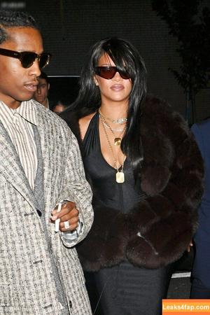 Rihanna photo #2998