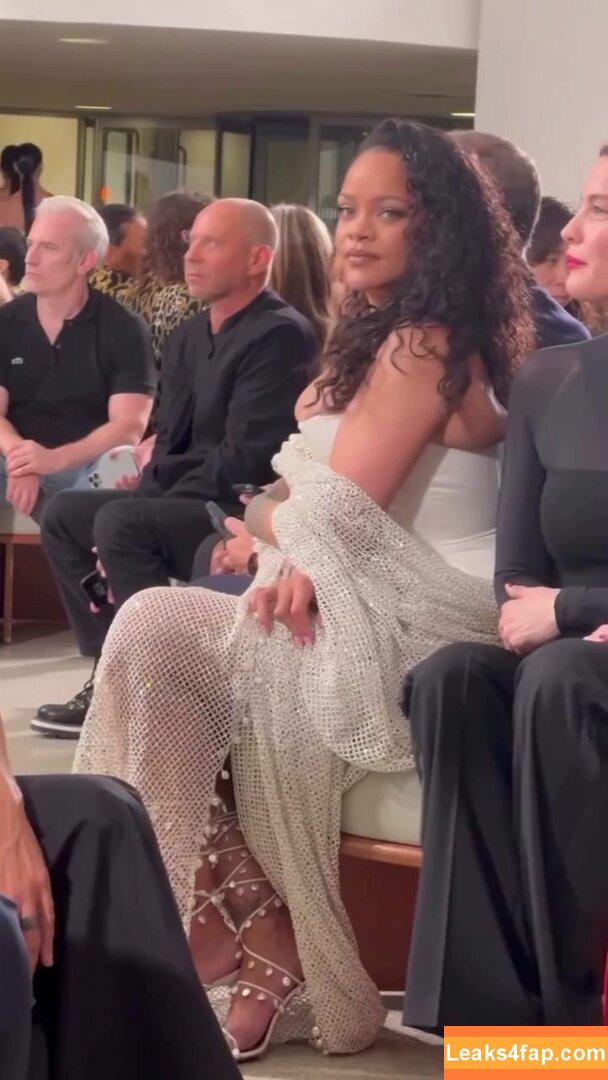 Rihanna / badgalriri leaked photo photo #3021