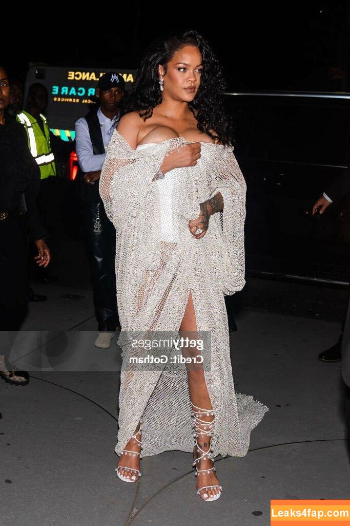 Rihanna / badgalriri leaked photo photo #3029