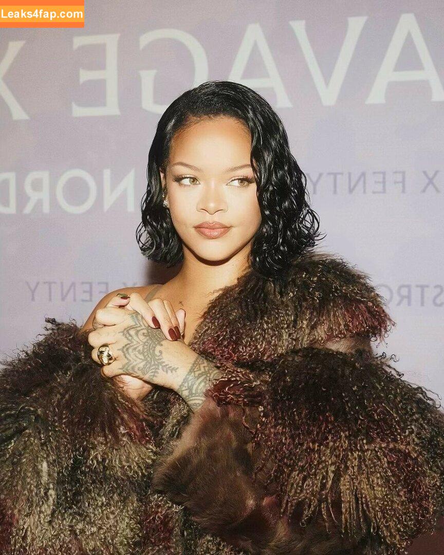 Rihanna / badgalriri leaked photo photo #3043