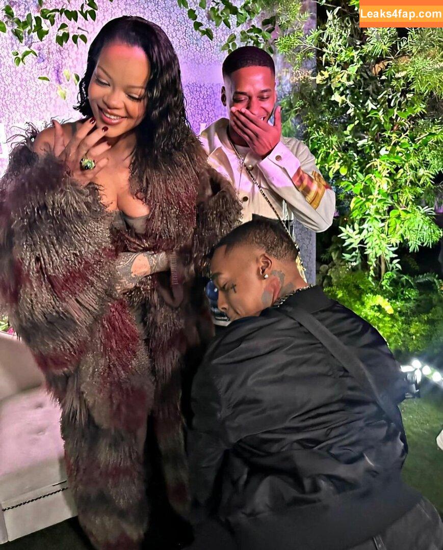 Rihanna / badgalriri leaked photo photo #3055