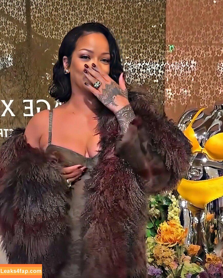 Rihanna / badgalriri leaked photo photo #3059