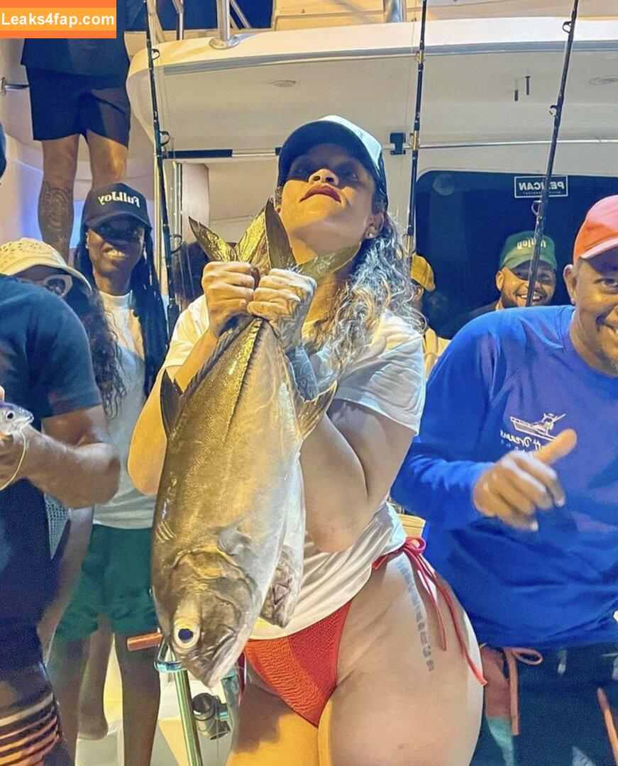 Rihanna / badgalriri leaked photo photo #3087