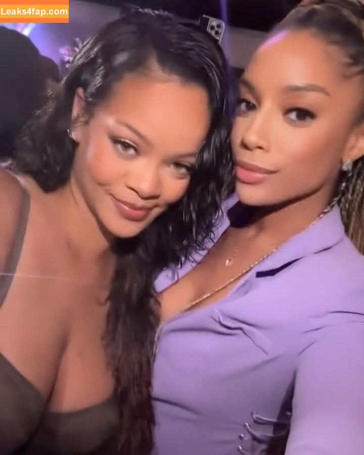 Rihanna / badgalriri leaked photo photo #3091