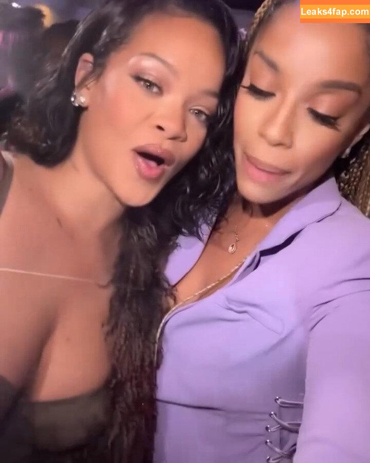 Rihanna / badgalriri leaked photo photo #3092