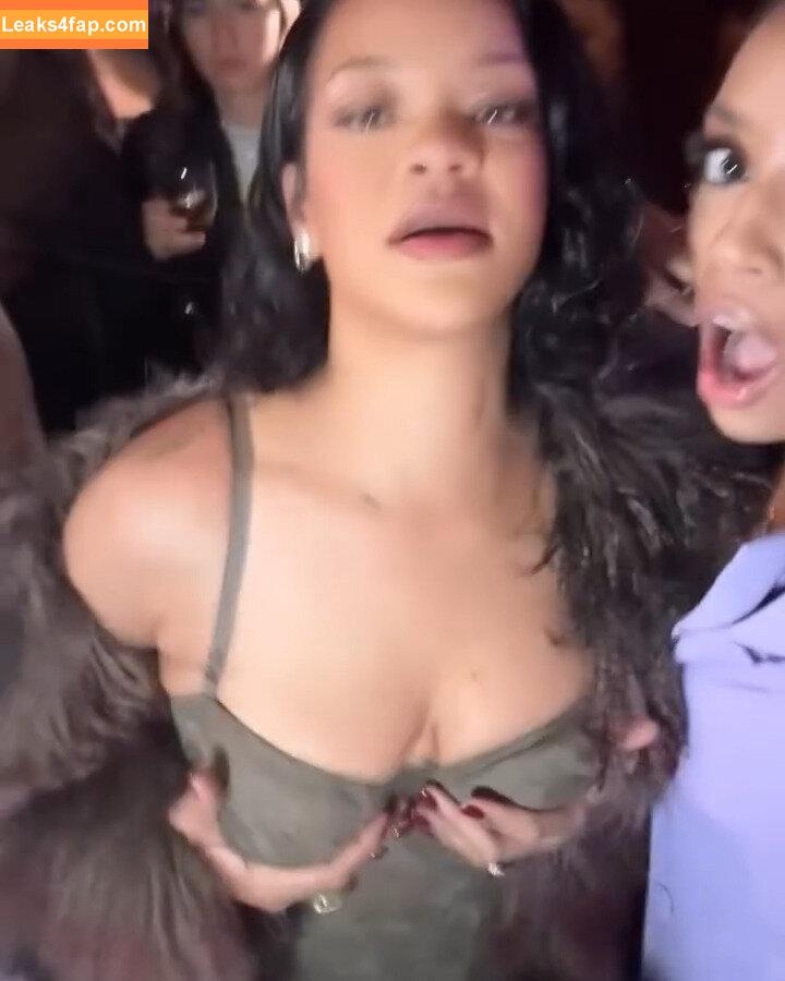 Rihanna / badgalriri leaked photo photo #3094