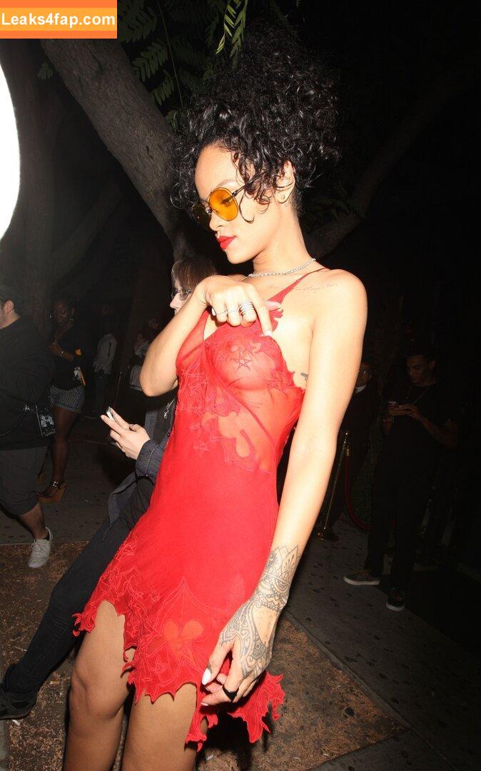 Rihanna / badgalriri leaked photo photo #3111