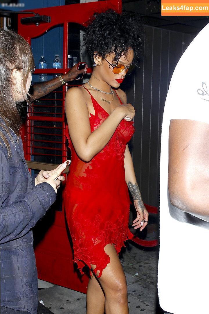 Rihanna / badgalriri leaked photo photo #3112